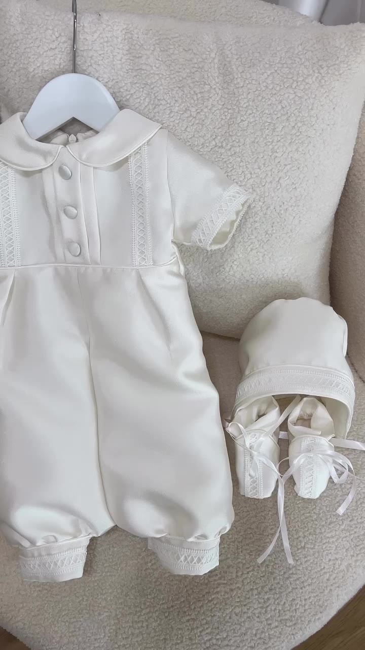 Beautifully made pieces for our little boys 🤍 Our ready-to-wear collection…