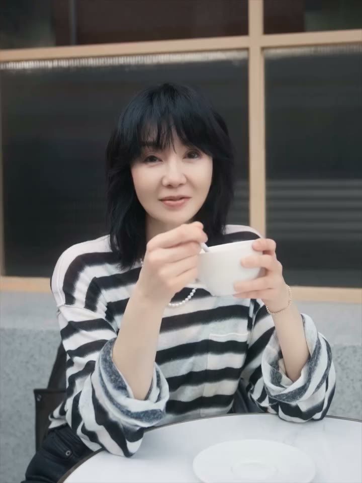Everyone seems to think MO&Co. Global Ambassador Maggie Cheung is a cat. She…
