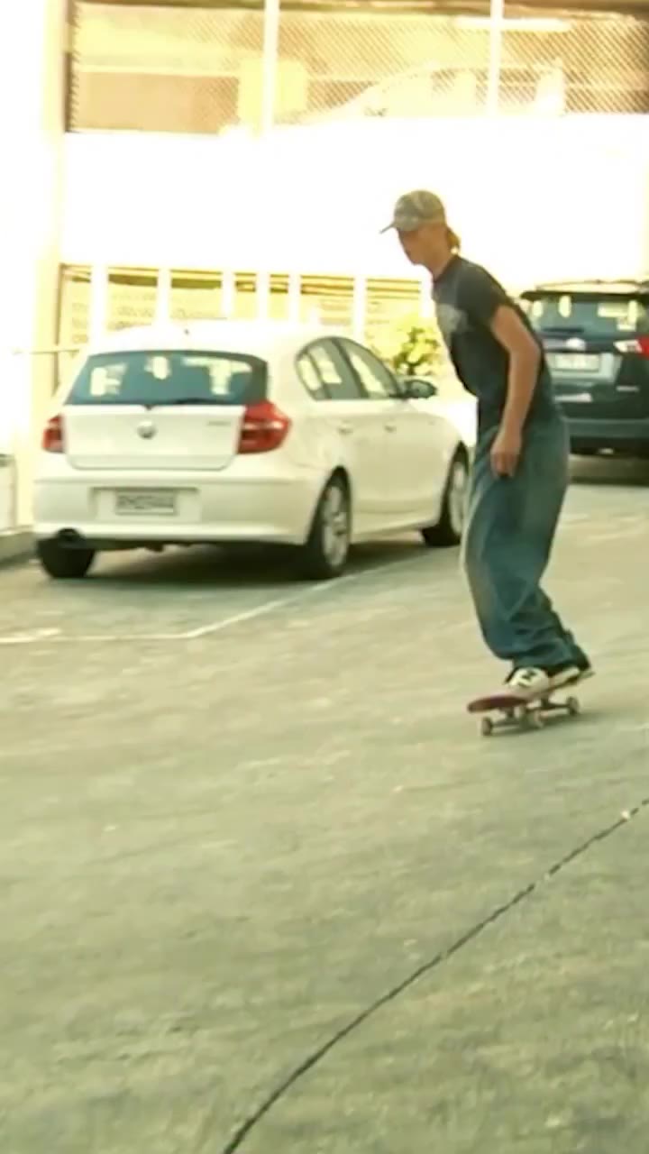 @arisaffer kickflips into NZ’s Liverpool Street bomber. His welcome to…