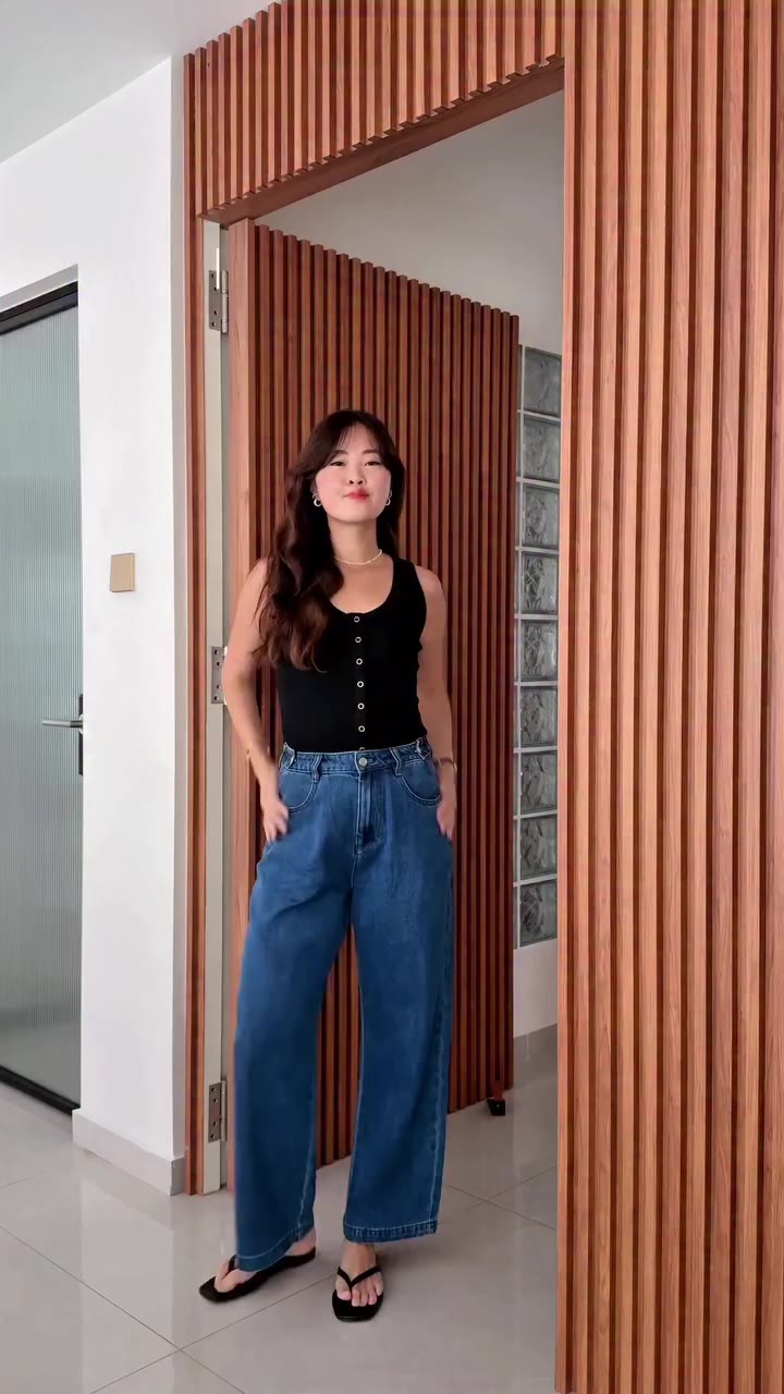 A pair of jeans that can be worn both high and low waisted without a belt?!…