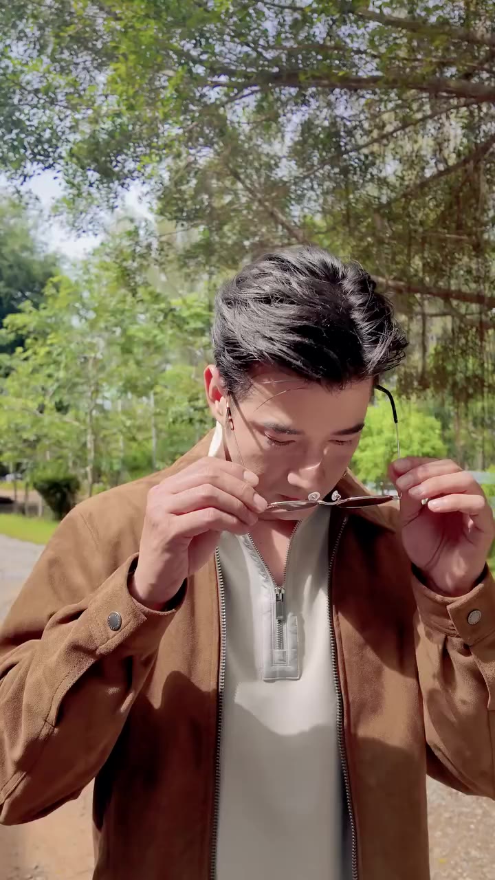 หล่อเท่อย่างพี่โอ้ ก็ยังต้องแพ้ให้แดดเมืองไทย 🤣 ขาดแว่นกันแดด OWNDAYS…