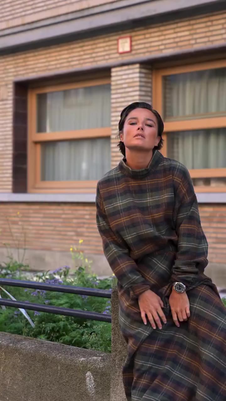 full checks outfit in moss green 🌳 Juno skirt & Merel blouse 🛒 shop this…