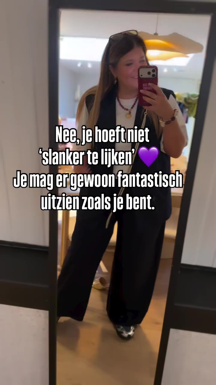 Maar deze doet het wel 🤷‍♀️ Krijtstreepje, donkere kleur en optisch…