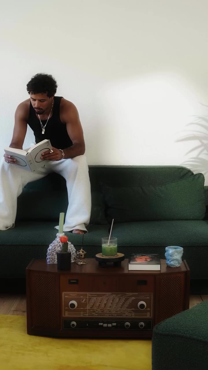 The look, sound and feeling of home, with @hashimmusajr by @markabiii