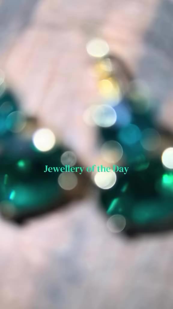 The jewellery drop that makes the look pop ✨ We love to help you style your…