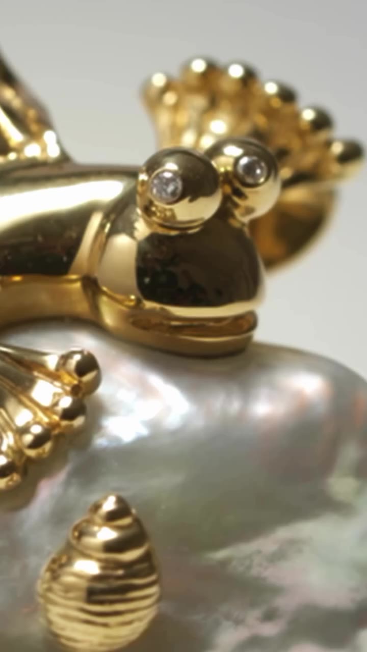 Discover the beauty and artistry behind the La Mer en Majesté, Le Périophtalme…