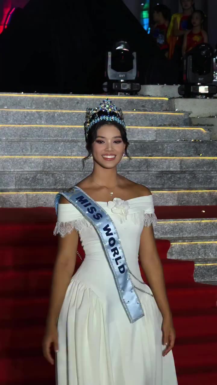 The Top 3 Miss World 2026 joined a special early celebration of Tết Trung Thu…