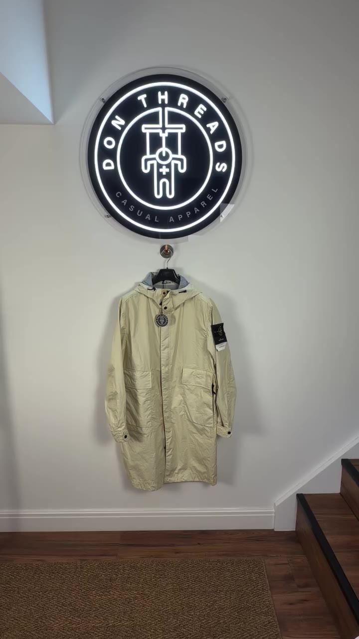 🧭 STONE ISLAND MEMBRANA 3L TC PARKA One of those Stone Island pieces that…