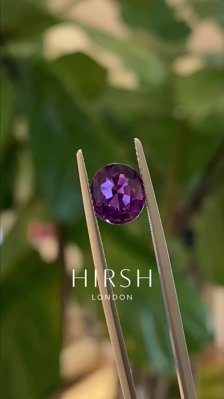 A rainbow of colour, one-of-a-kind possibilities 🌈✨ This oval purple sapphire…