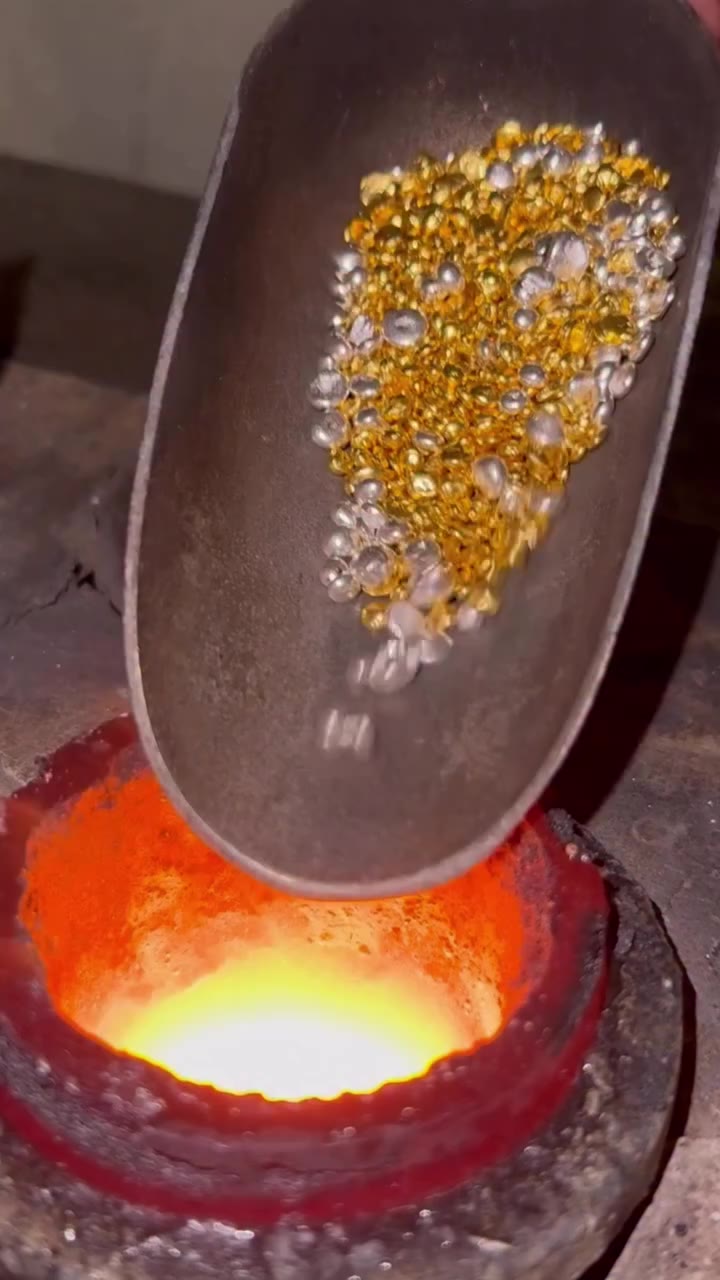 Pure silver and pure gold = green. TRAXNYC.com