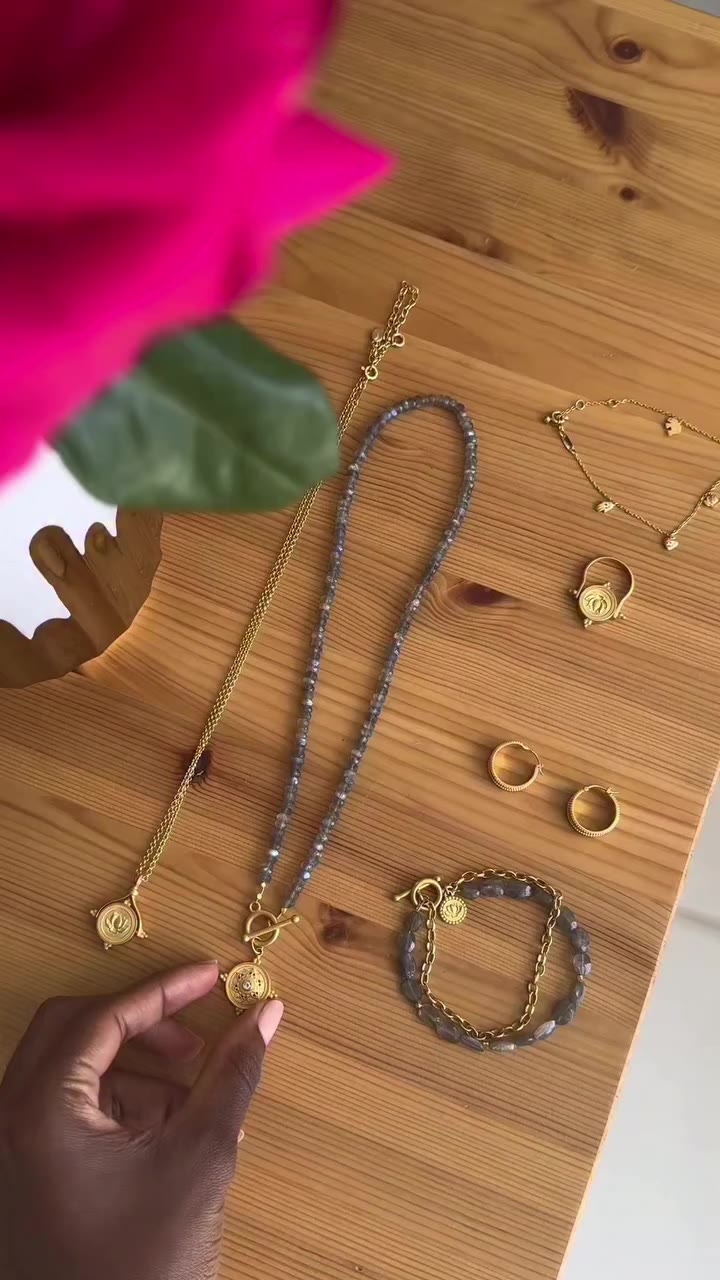 A little intention to carry through the day.⁠ ⁠ @callmeayele styles our lotus…