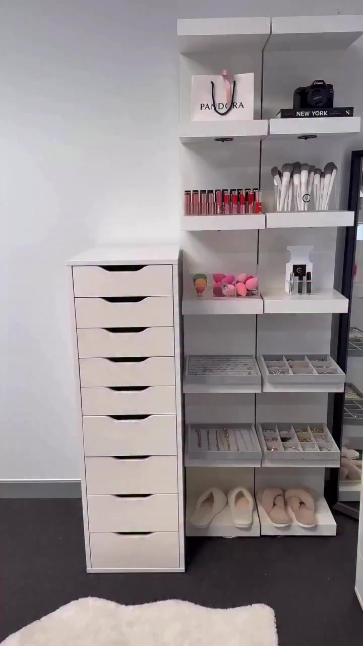 Tonight we stacked our - DELUXE STORAGE CUBE on top of our - VC JEWELLERY CUBE…