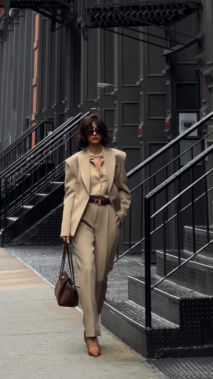 the way i feel with the right bag. the new brooklyn midi is an absolute…