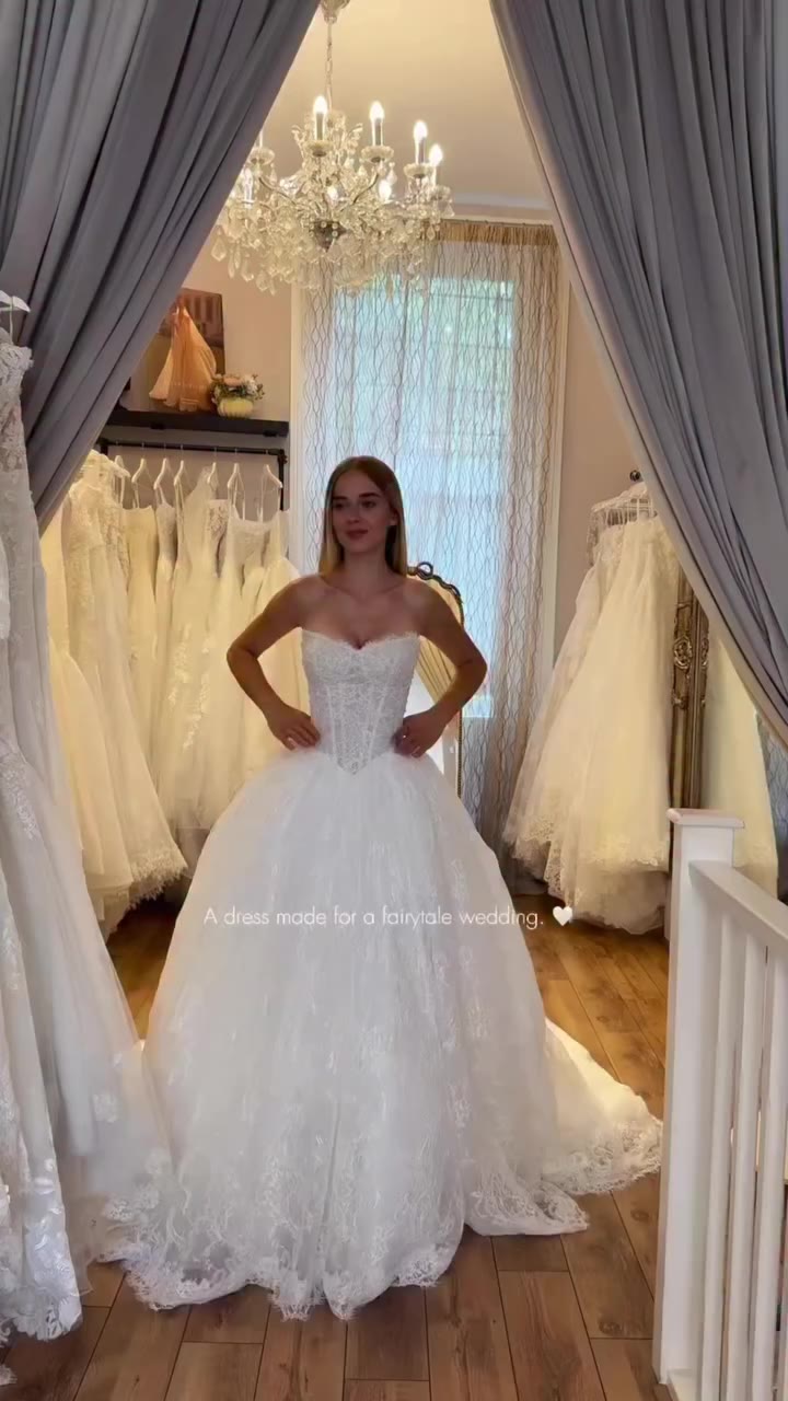 the day your fairytale came true✨🤍👰🏻‍♀️🤍✨ #martinthornburg Lovell-Style…