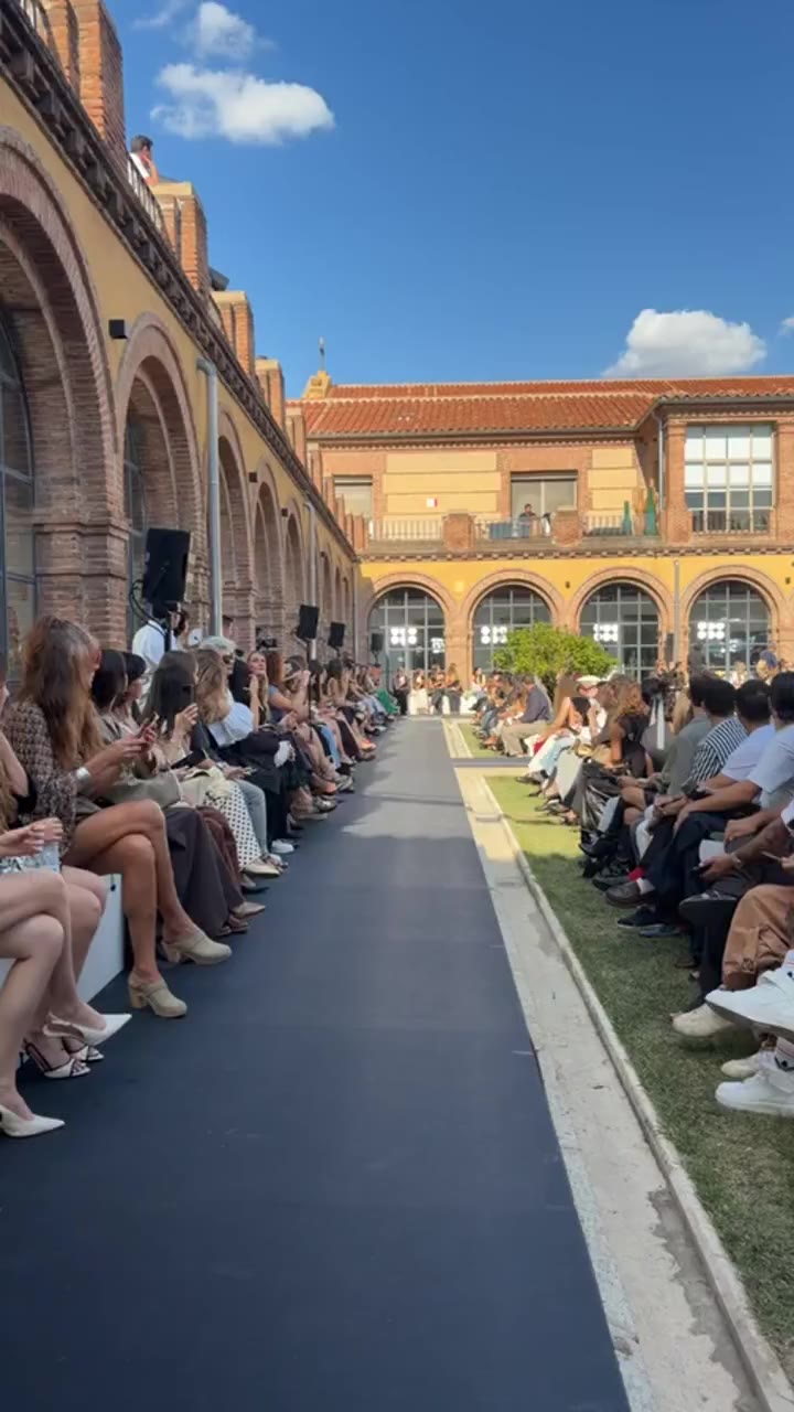 Antonio del Canto (@antoniodelcanto ), alumni del Grado en Diseño de Moda de…