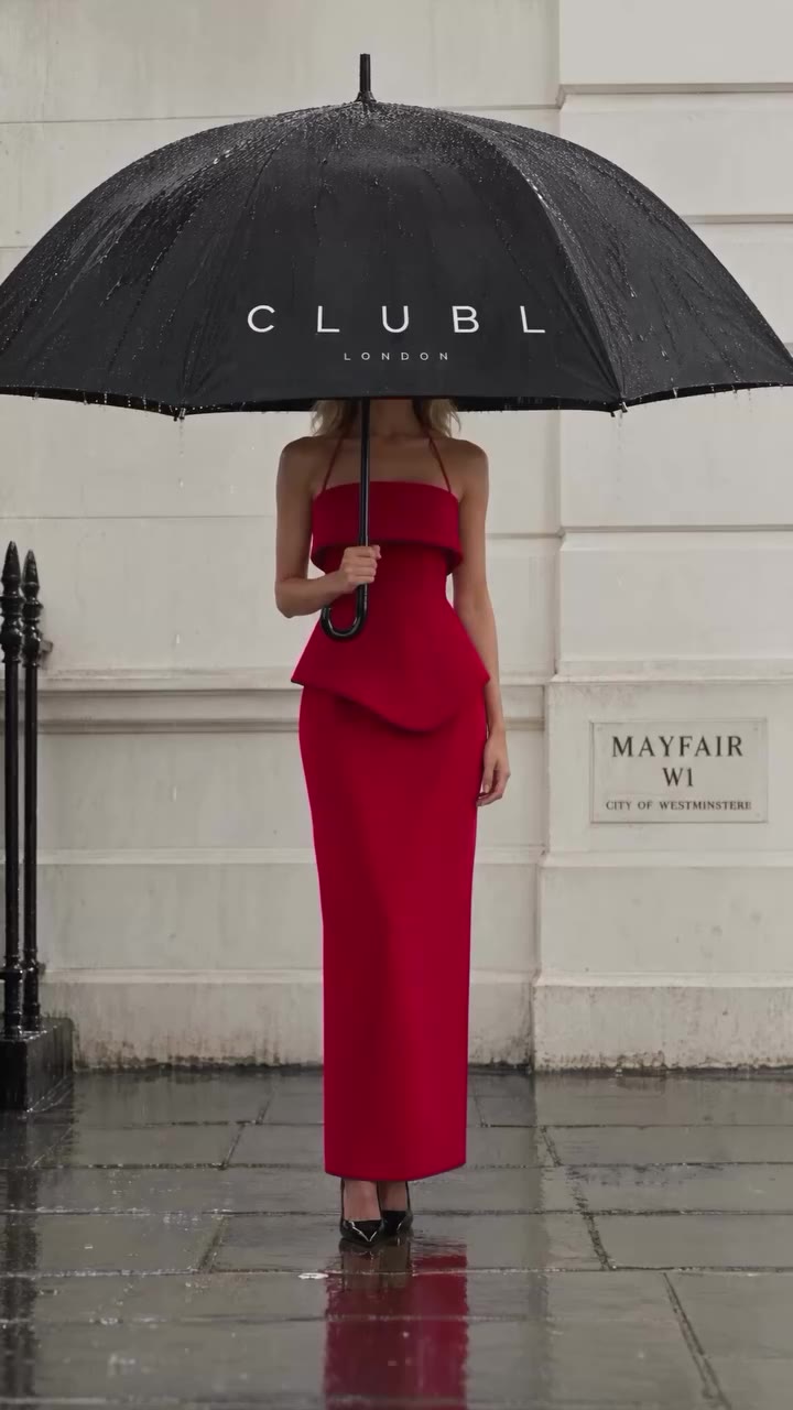 London, you have our full attention. Get your LFW looks now.