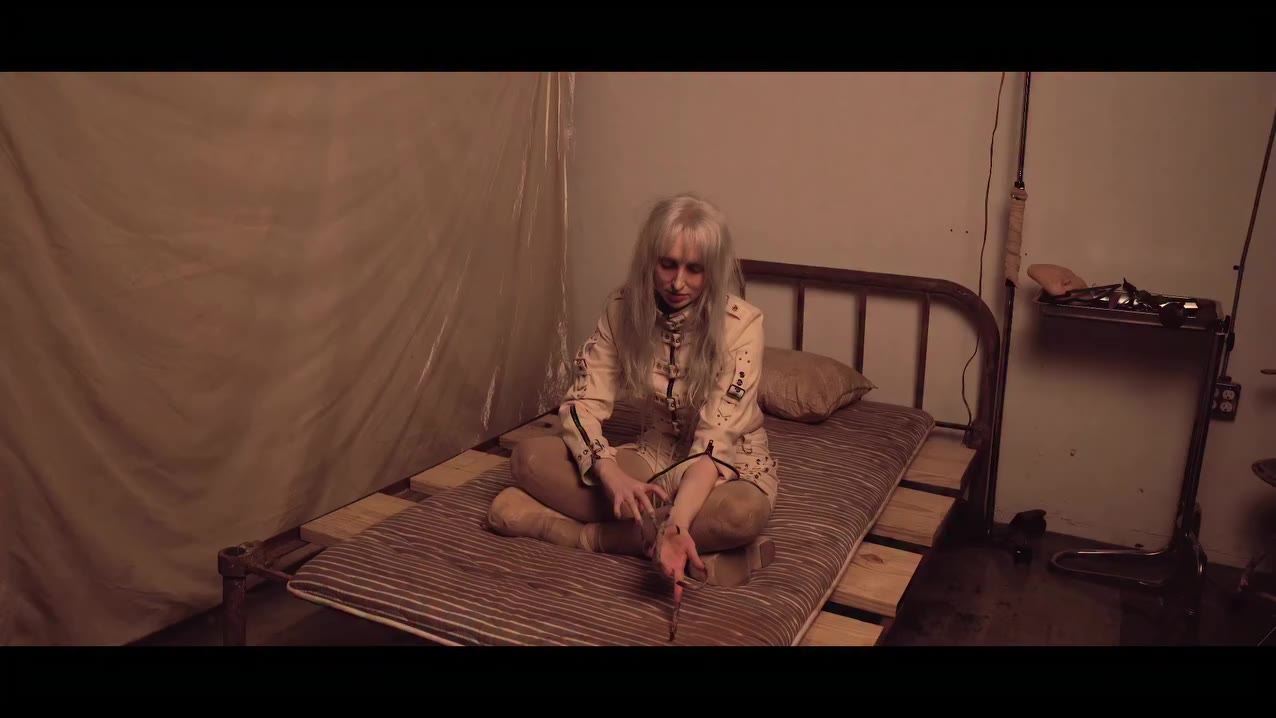 I feel you under my skin cd: @theparisite videographer: @deathondigital…
