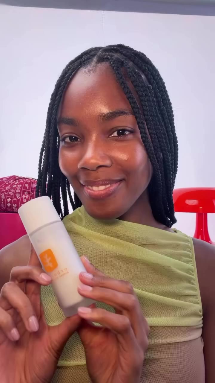 TIP DE AMIGA 👯‍♀️: Aplicar un par de gotas de Triple Care BB Milk y terminar…