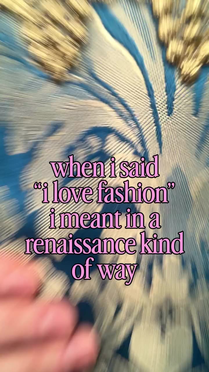 just a casual grocery store outfit really 🤭 IMPORTANT: ⚜️ the designer is…