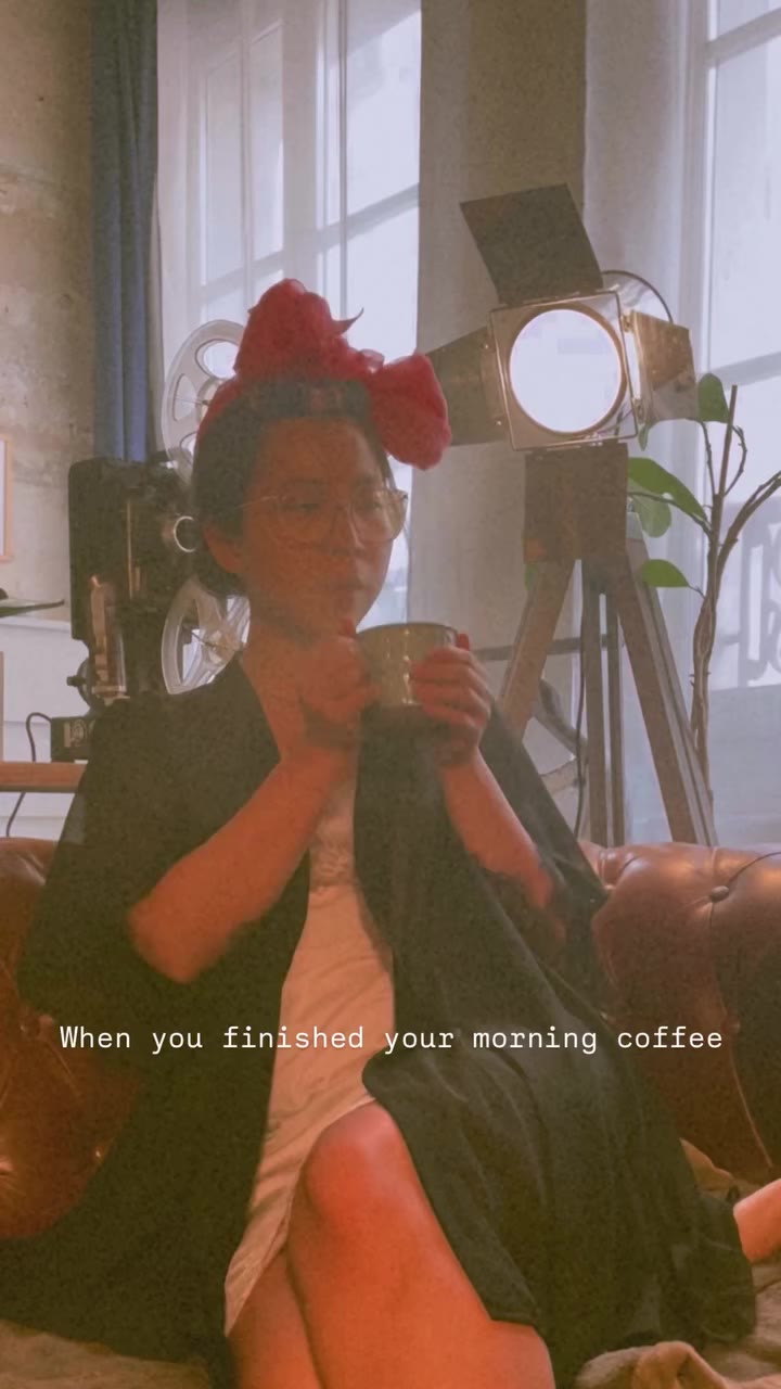 The highlight of the day 📉 #vintagelifestyle #vintagegirl #vintagecoffee…