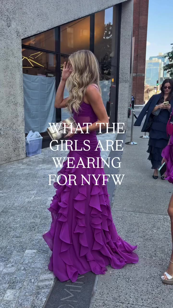The style this season is 🤌🤌🤌 #nyfw #streetstyle #outfitinspo…