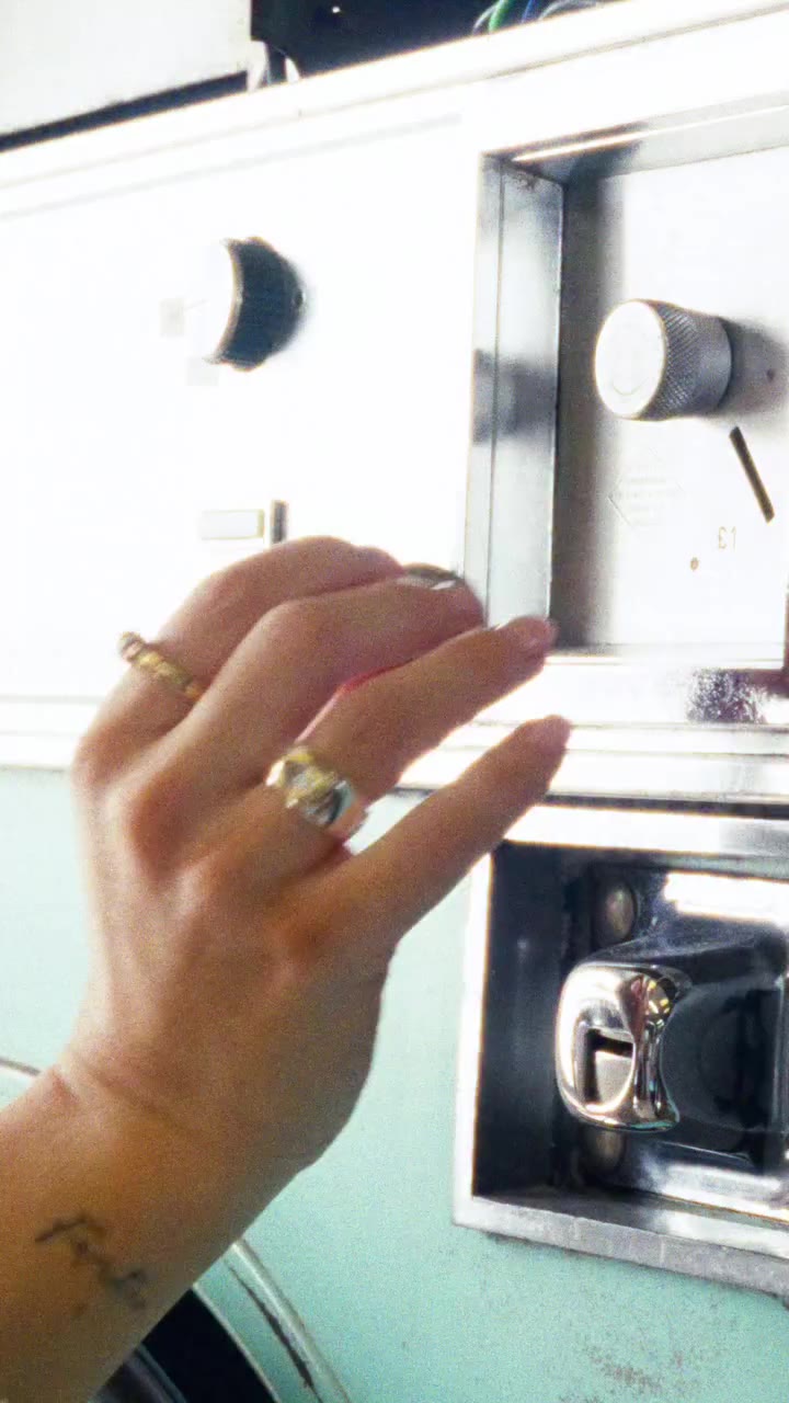 @pollyvnewman x Daisy is back: mixed metals, new-season stacks and everyday…
