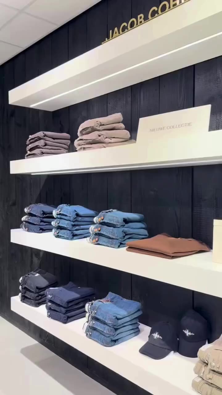 NEW JACOB COHËN Een goede jeans zit niet alleen goed, hij voelt ook bijzonder…