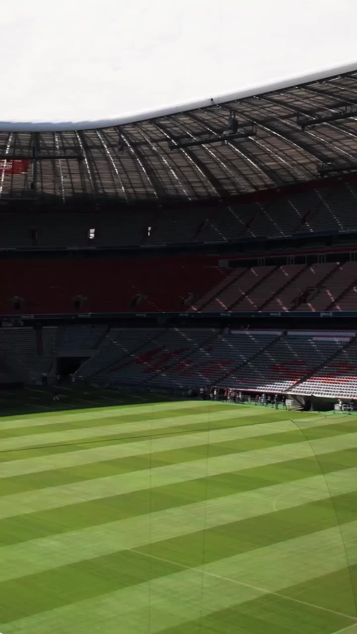On 19 May 2001, Schalke had already started celebrating. Bayern München needed…