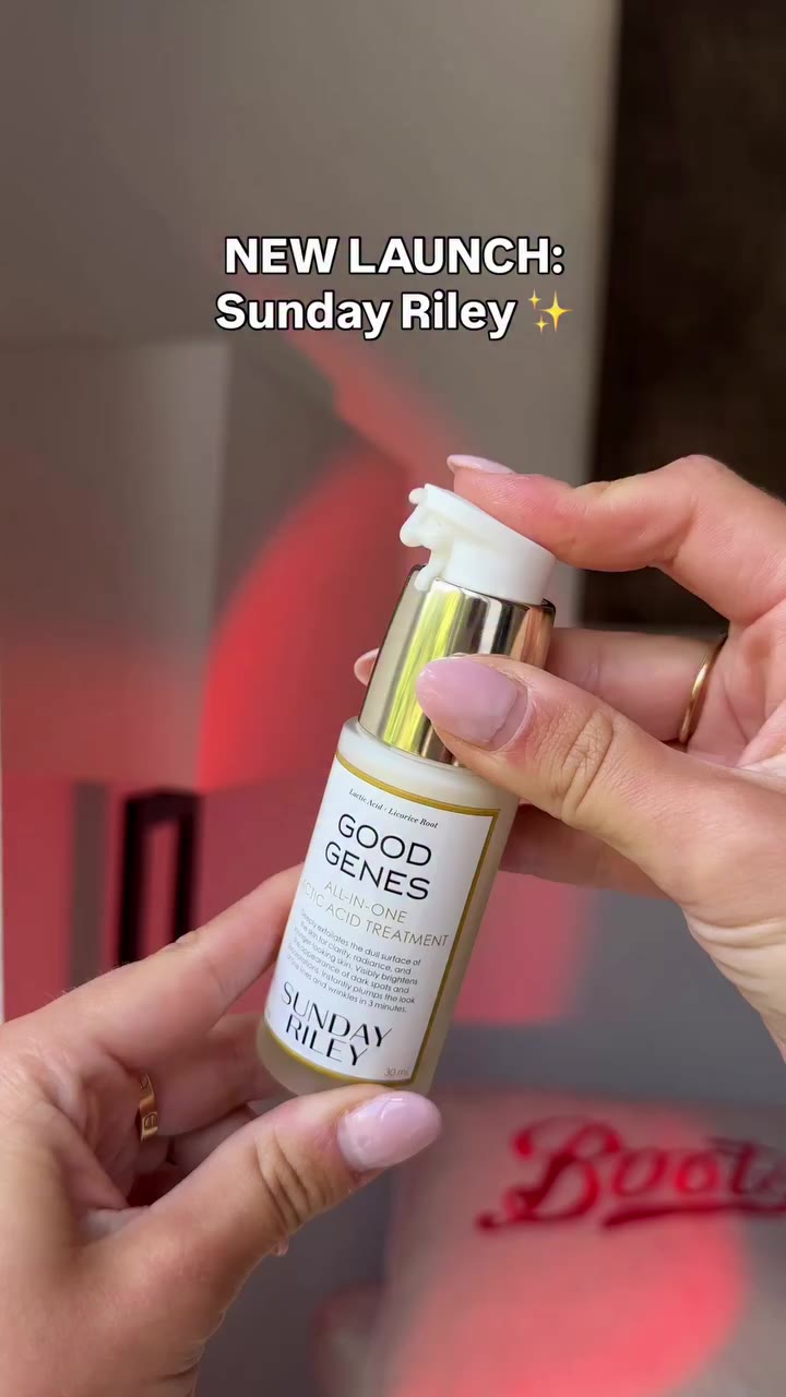 Luxury skincare brand Sunday Riley has finally landed at Boots! 💙 Renowned…