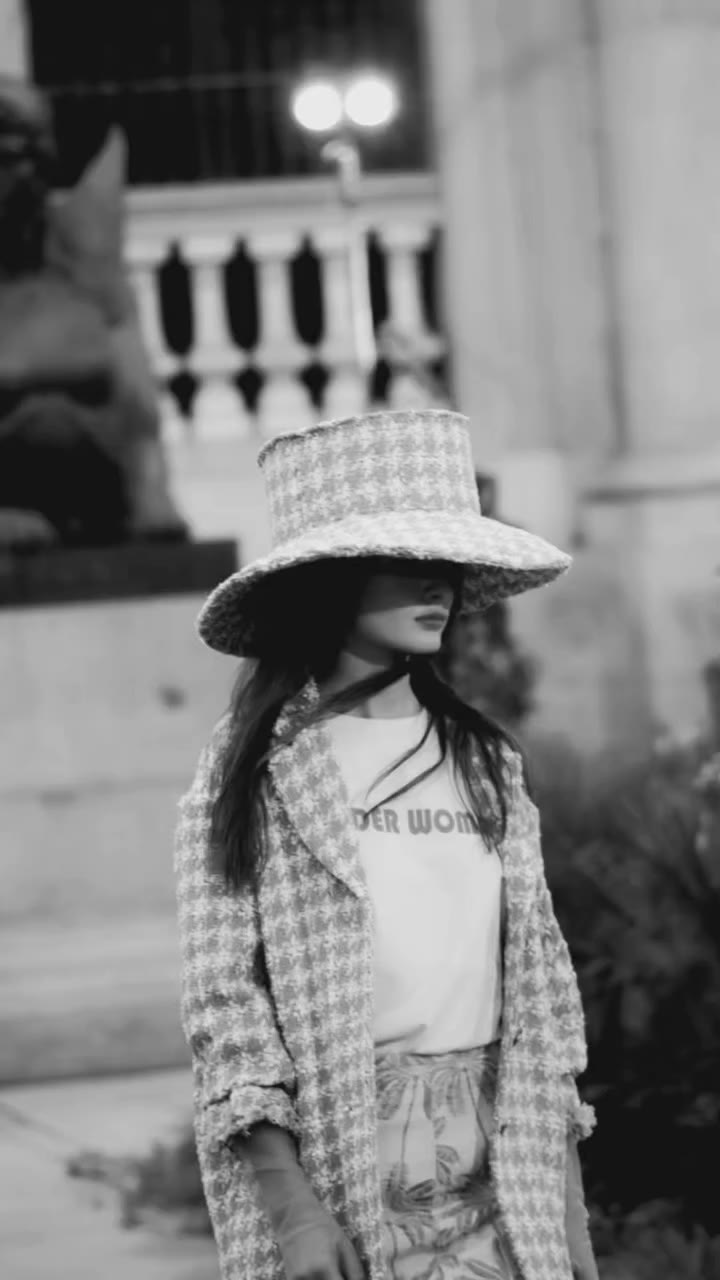Los sombreros hicieron aún más especiales los looks de esta colección. Gracias…