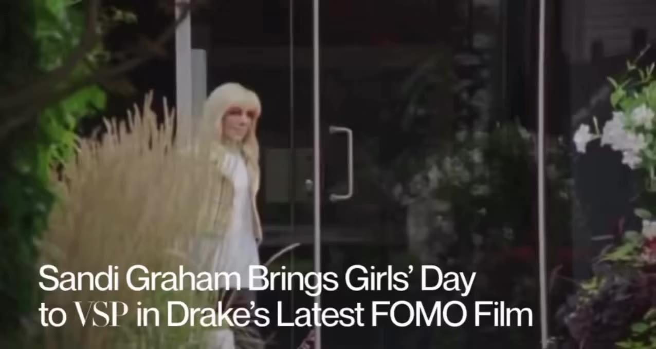 Sandi knows best. Spotted in “True Bestie” from Drake’s latest film FOMO…