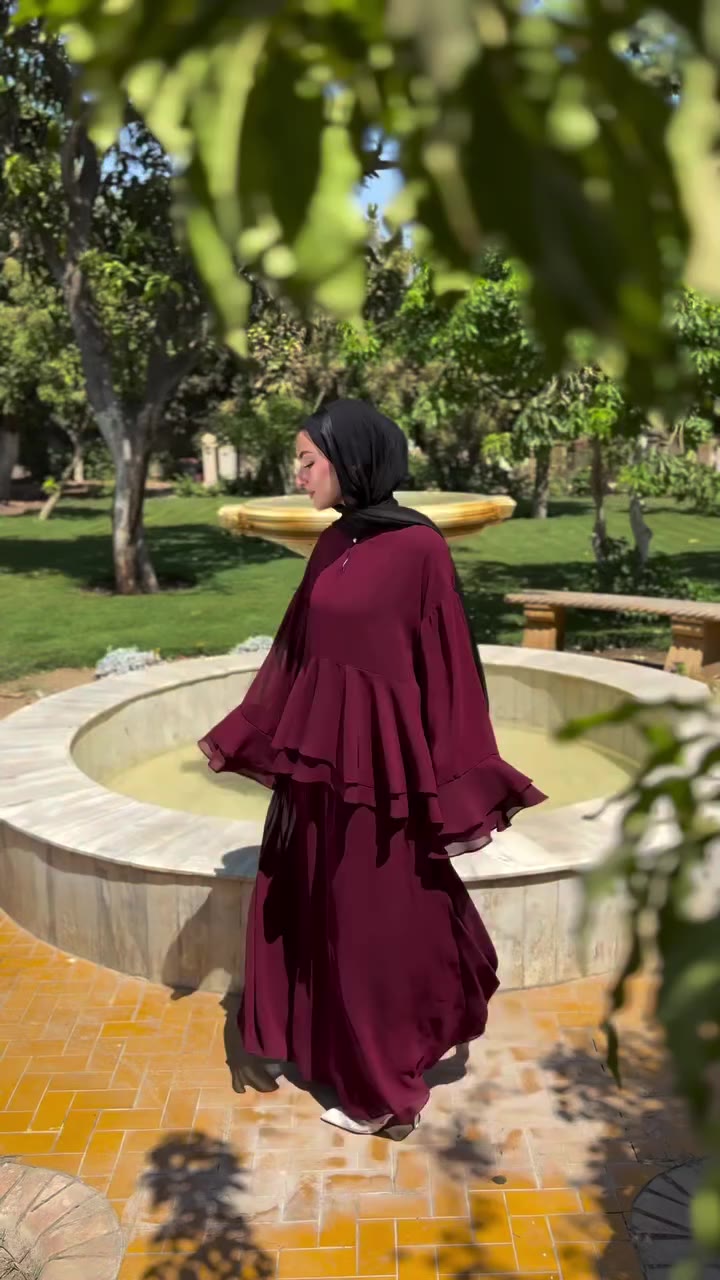 Burgundy, but make it effortlessly elegant ✨ The Flowy Chiffon Set in burgundy…