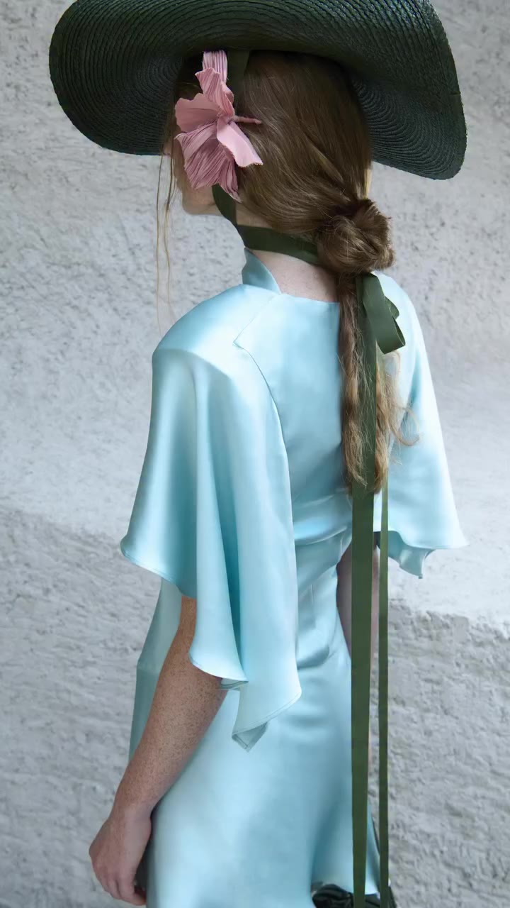 Undone beauty, with a sense of restraint. @karimbelghiran created soft, loose…
