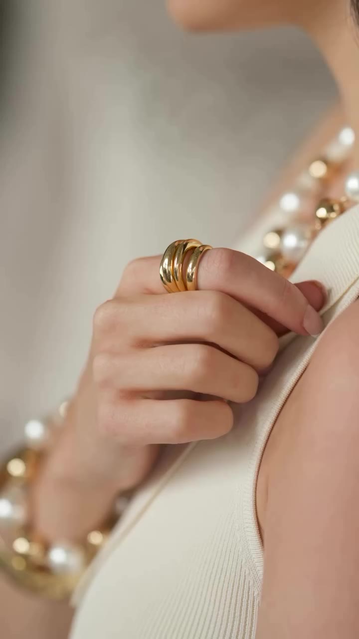 Pearls pearls pearls….we cannot get enough of them 🤍 #newcollection…