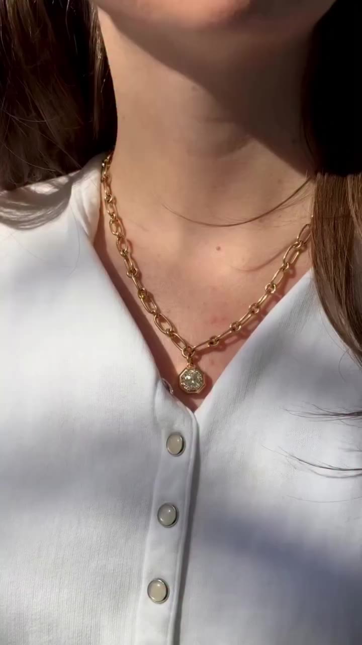Charleston, open the jewelry box. Single Stone is at Croghan’s (@croghans)…