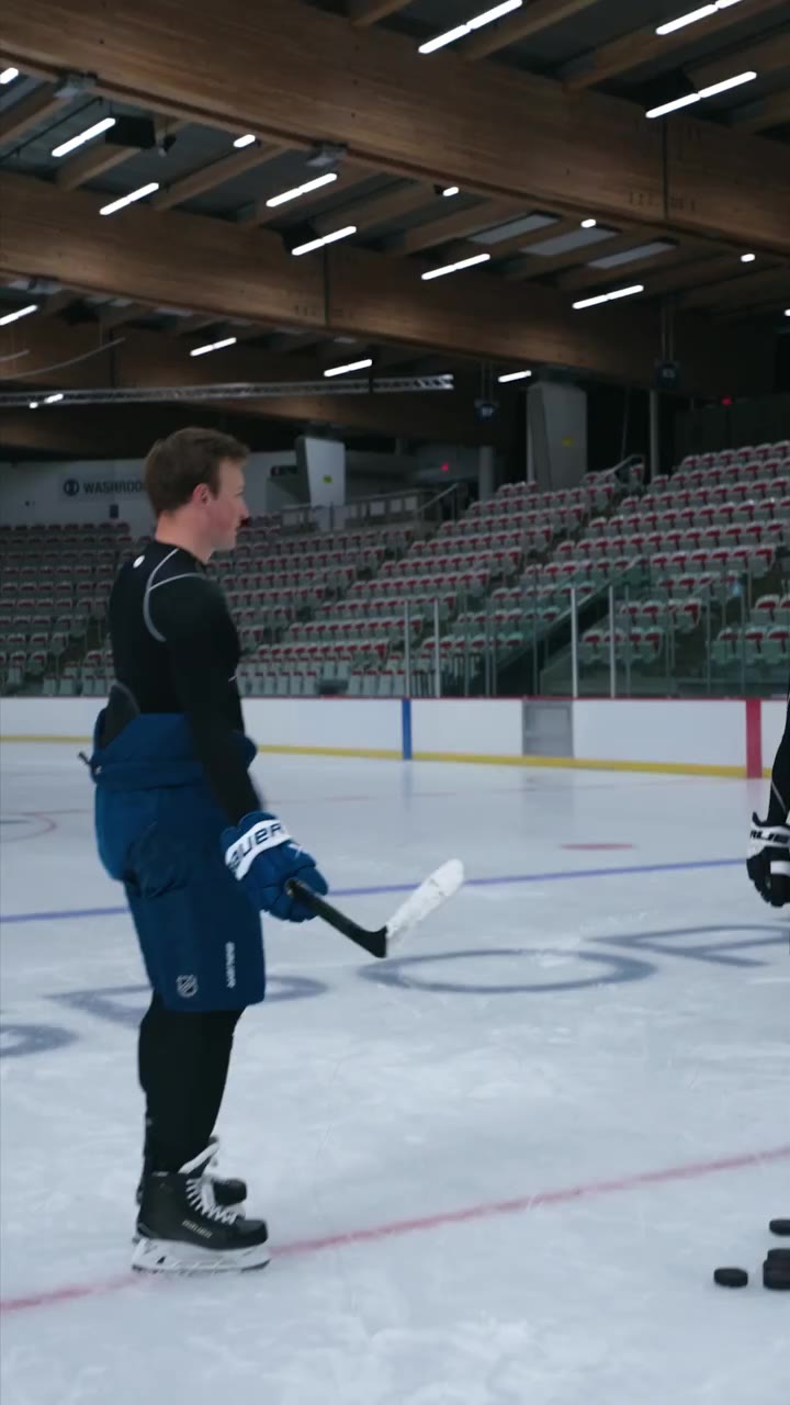 Crossbar challenge 🥅 1T Action 🏒 See who comes out on top between Cale and…