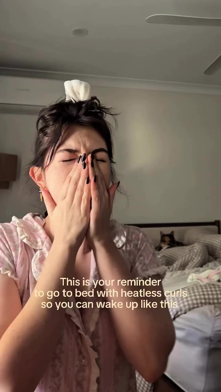 My best hack for perfect hair every morning #heatlesscurls #hairgoals