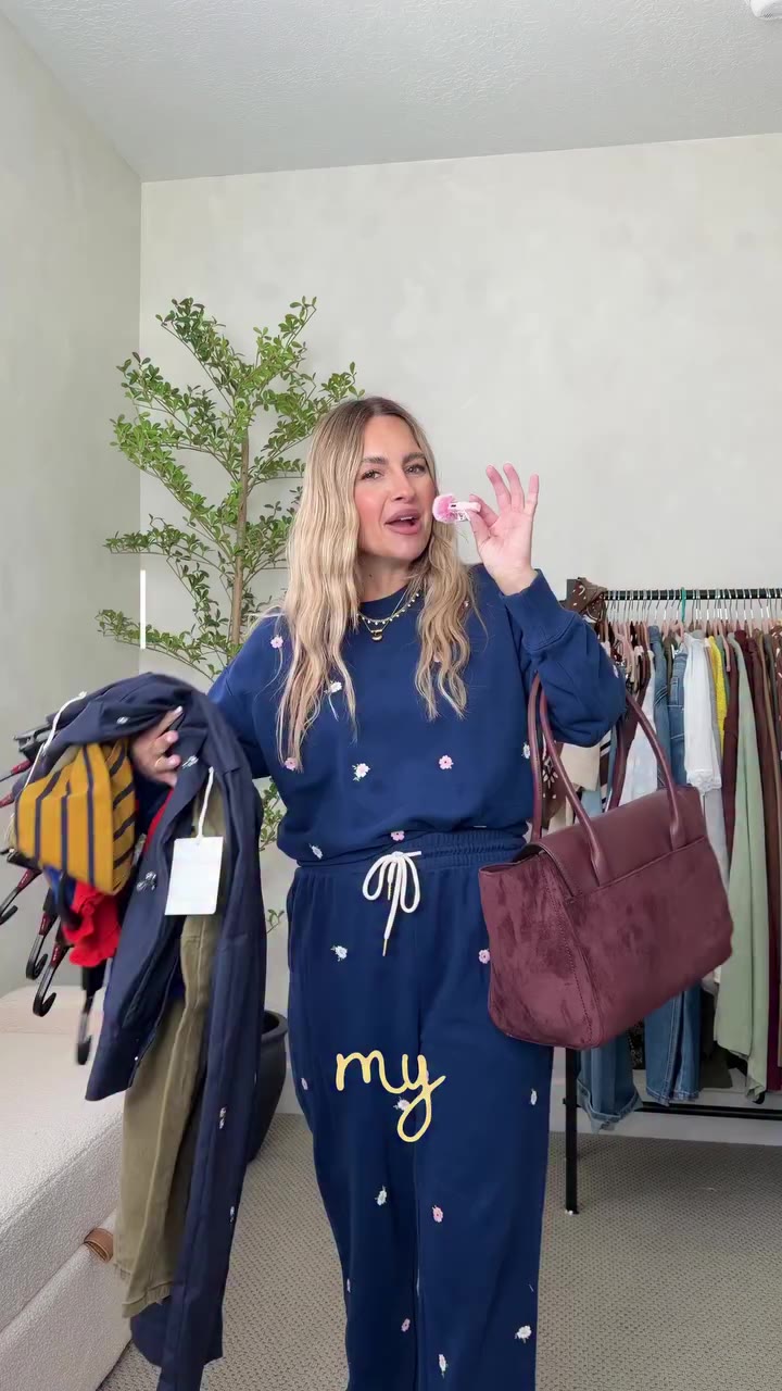 Walmart fall fashion 👀 are we dead!? I’m loving all the fall colors!!!! 😍…