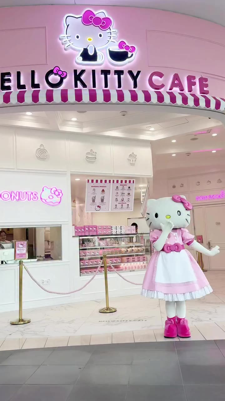Another one, thank you 🎀✨Visit the newest @hellokittycafevegas at The Forum…