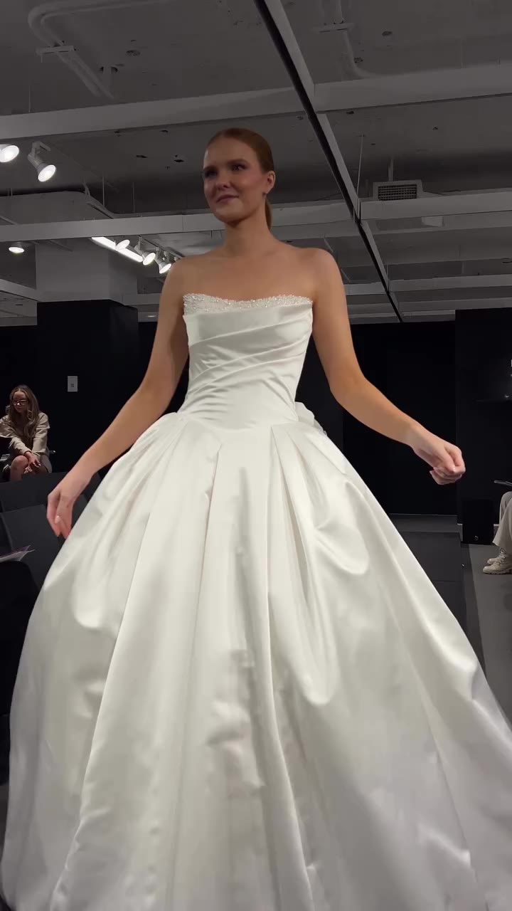 Satin + pearls = ballgown perfection 💍 Gown: EMMELYN
