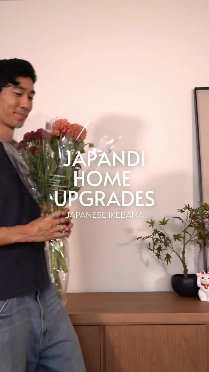Flowers but make it Japanese 🌹 Comment “FLOWER” and I’ll send you the Kenzan…