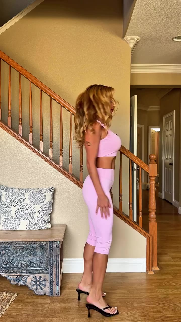 Comment “LINK” and I ll send you the link🔗💕 I’m wearing size small for…