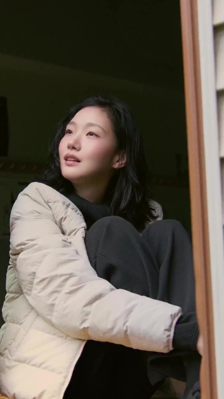 ⠀ 따뜻함을 준비하는 순간 경량 다운의 계절☁️ ⠀ 어디에나 가볍게 걸쳐도 완성되는 무드. 스노우피크 스테디셀러 아이템 ‘랜드 경량 다운’의…