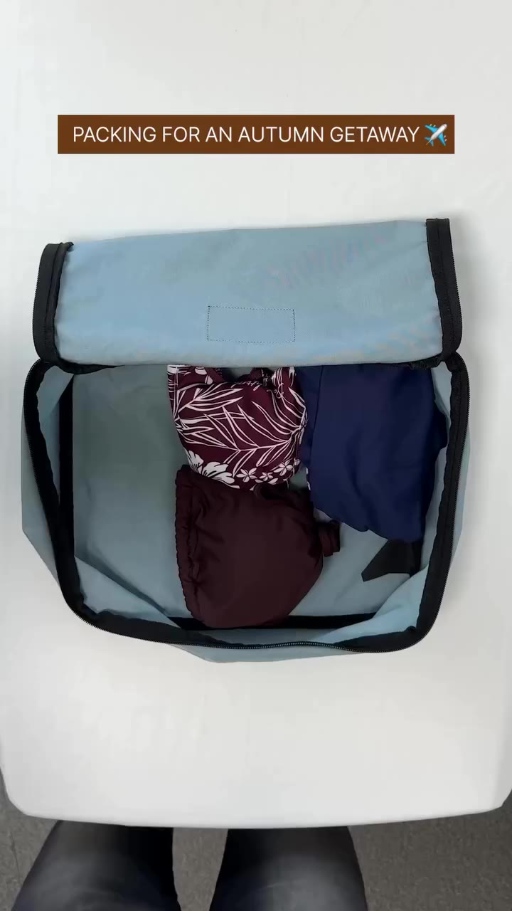 Packing for an autumn getaway.🍂 선선한 아침의 수영부터, 햇살 아래 느긋한 오후와 선셋을 지나 칵테일 나잇까지…