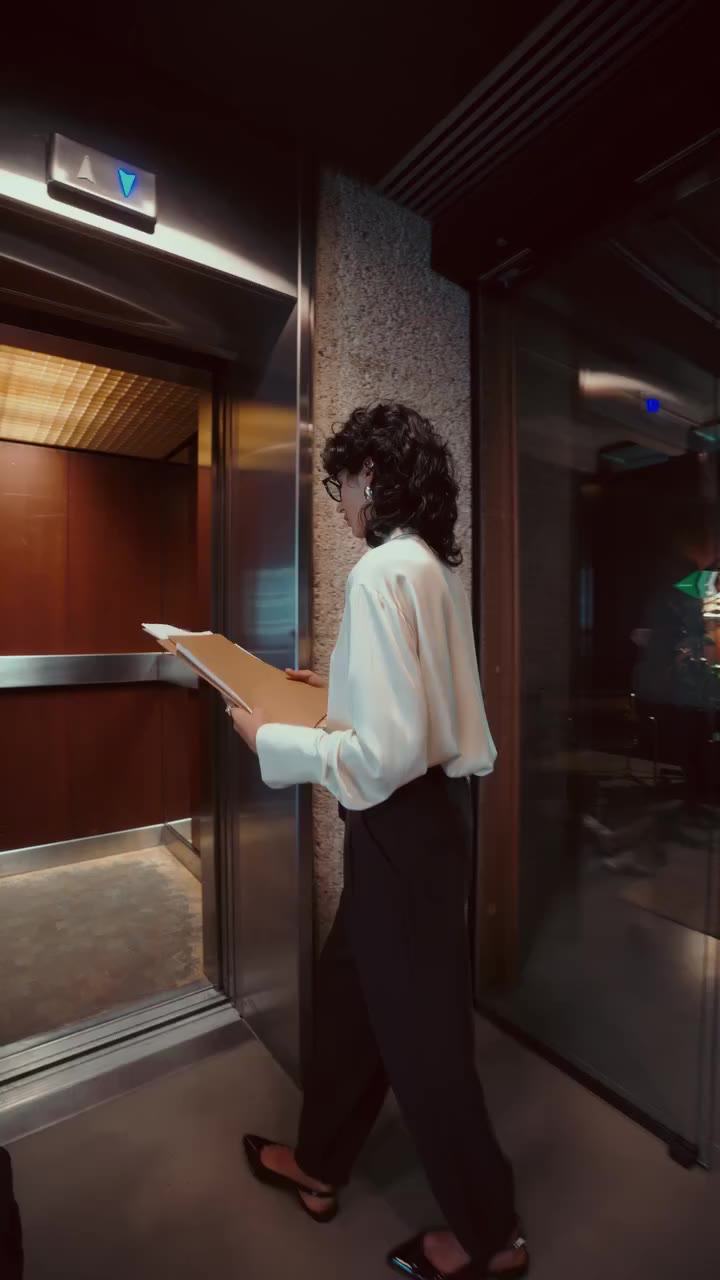 Business girl 👩‍💻💅 gemo | work | femme | ootd