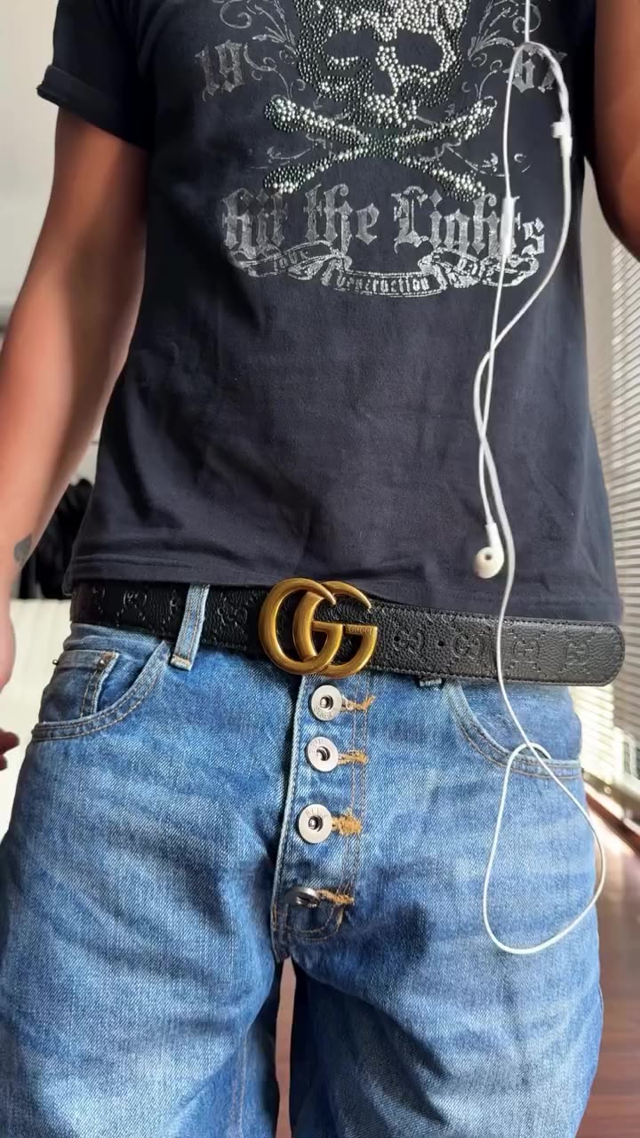 Slim cut jeans @bevis.studio #y2k #outfits