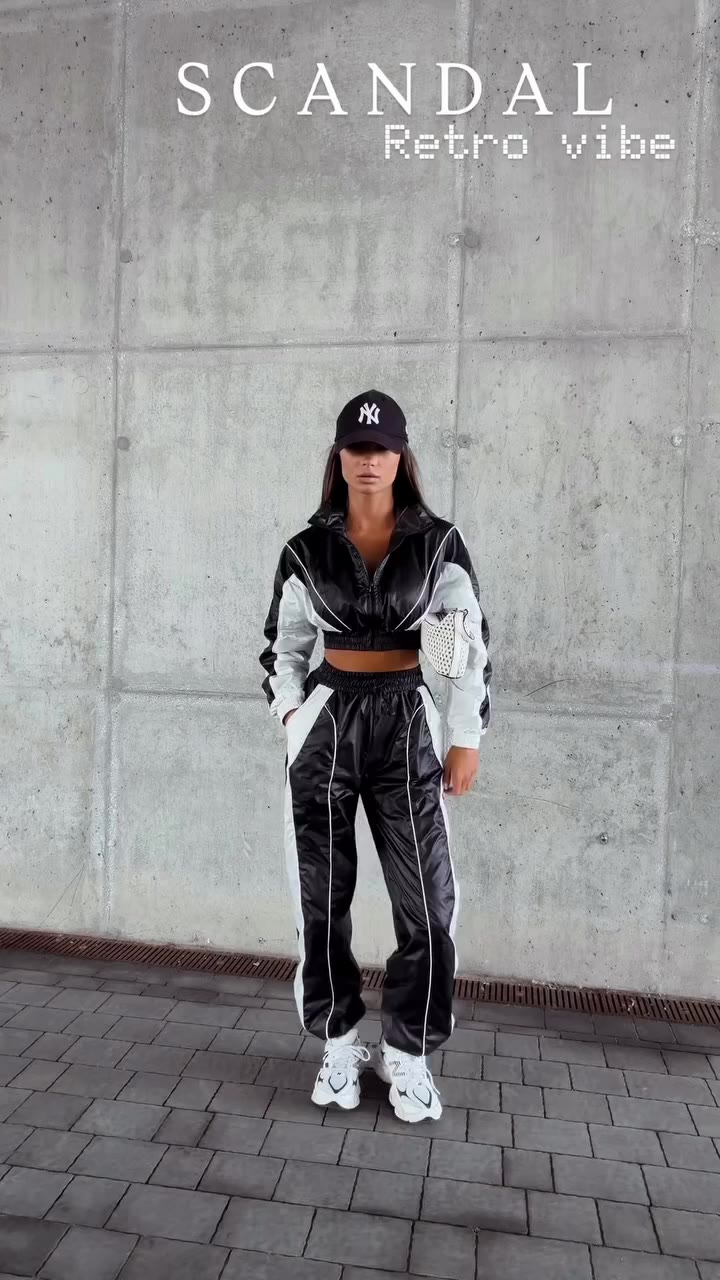 Ten dres ma taki vibe lat 90 🔥 a że moda wraca więc chyba nie muszę mówić…