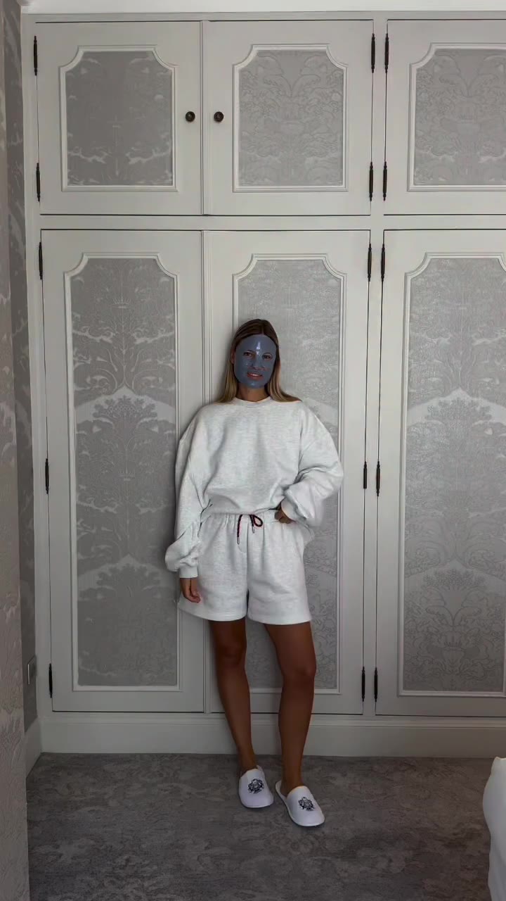 Grwm for a full day of meetings in Paris
