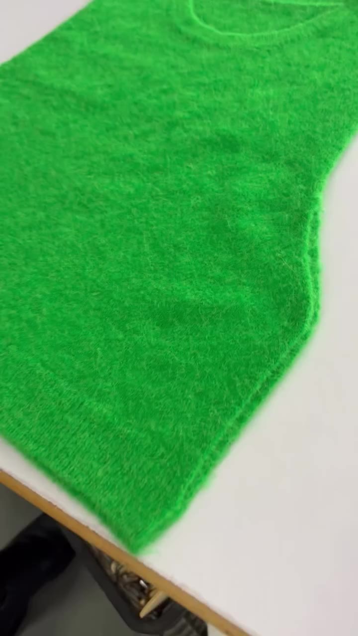 All our tie side vests are hand finished. Made of RWS alpaca in super vibrant…