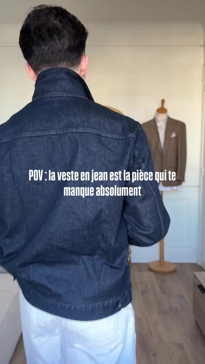 Les tenues les plus simples sont parfois les meilleures. Veste en jean…